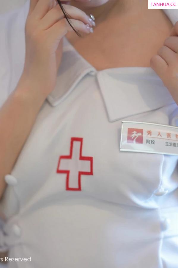 laura阿姣  [XiuRen]高清写真图 2024.05.10 No.8512 laura阿姣 美腿黑丝第11张图片